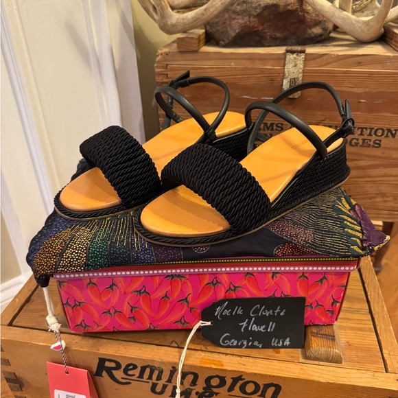 FARM Rio Black Espadrille Woven Sandals - Picture 1 of 6